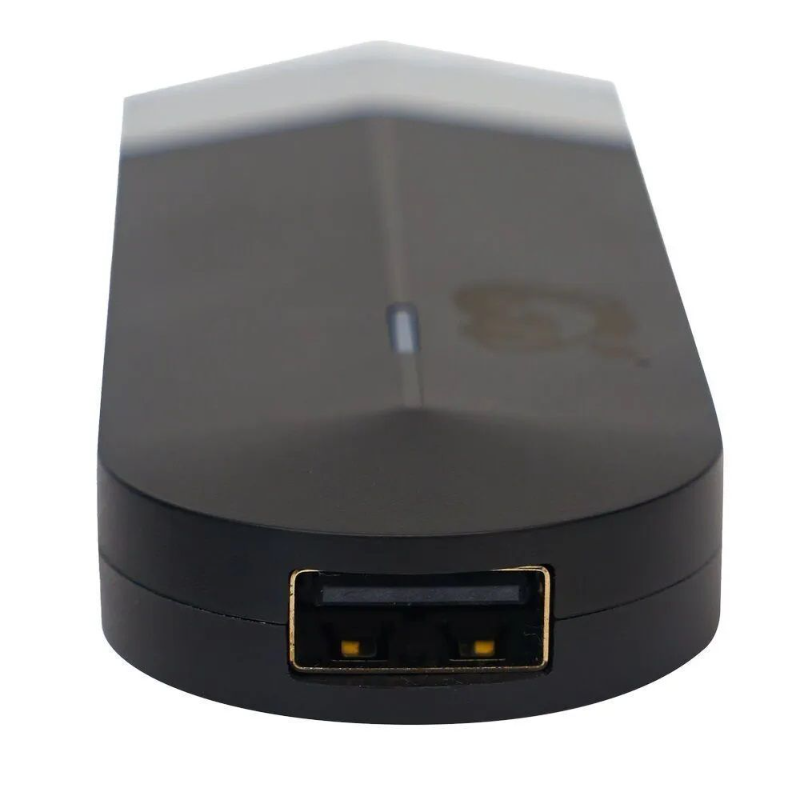 Android ТВ-стик Gi 98Stick 4/32 ГБ на белом фоне