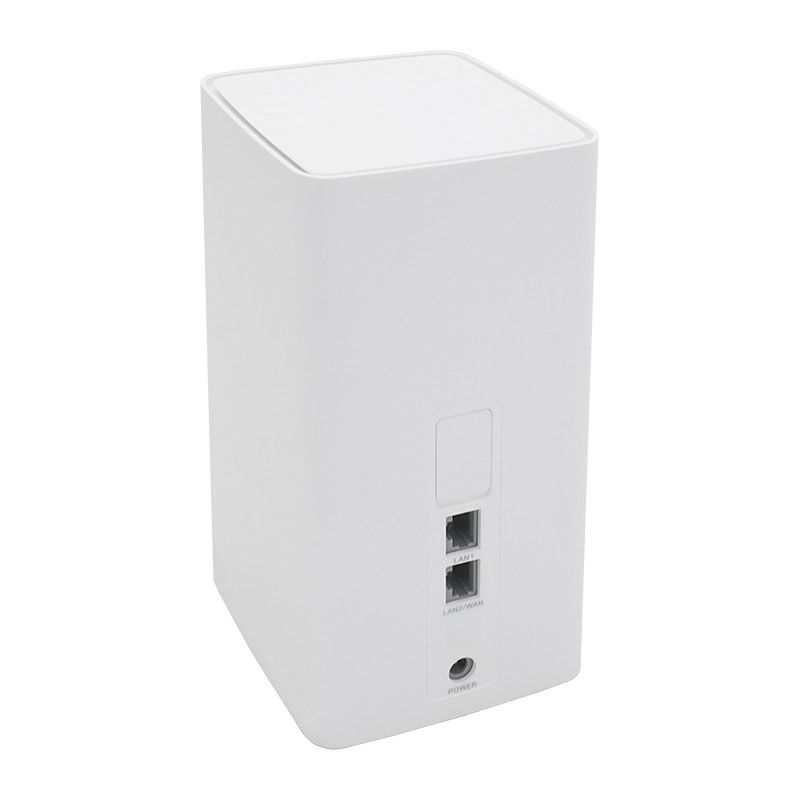 3G/4G Huawei B628-350 LTE Cat.12 на белом фоне