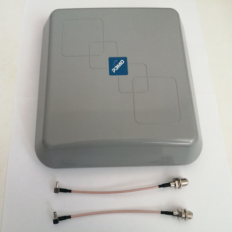 Антенна LOTUS-15F MIMO 3G/4G 1700–2600 МГц на белом фоне