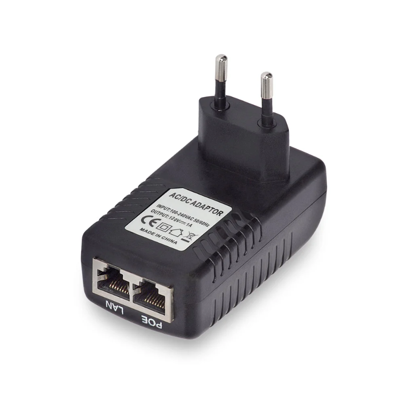 Инжектор питания PoE XLY-2401 24В 0,6A на белом фоне