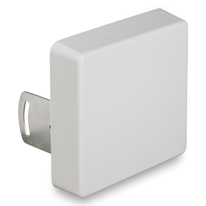 Антенна MIMO 2x2 14 dBi (1800–2600 МГц) на белом фоне