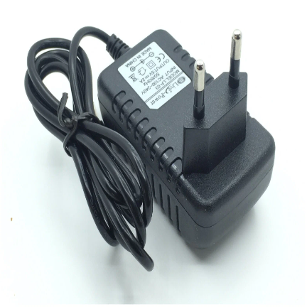 Блок питания Live-Power LP-03 (5V; 2А; DC-штекер 5,5×2,5 мм) на белом фоне