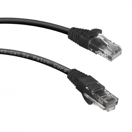 Патч-корд ЭРА SIMPLE U/UTP Cat.5e 0.5 м на белом фоне