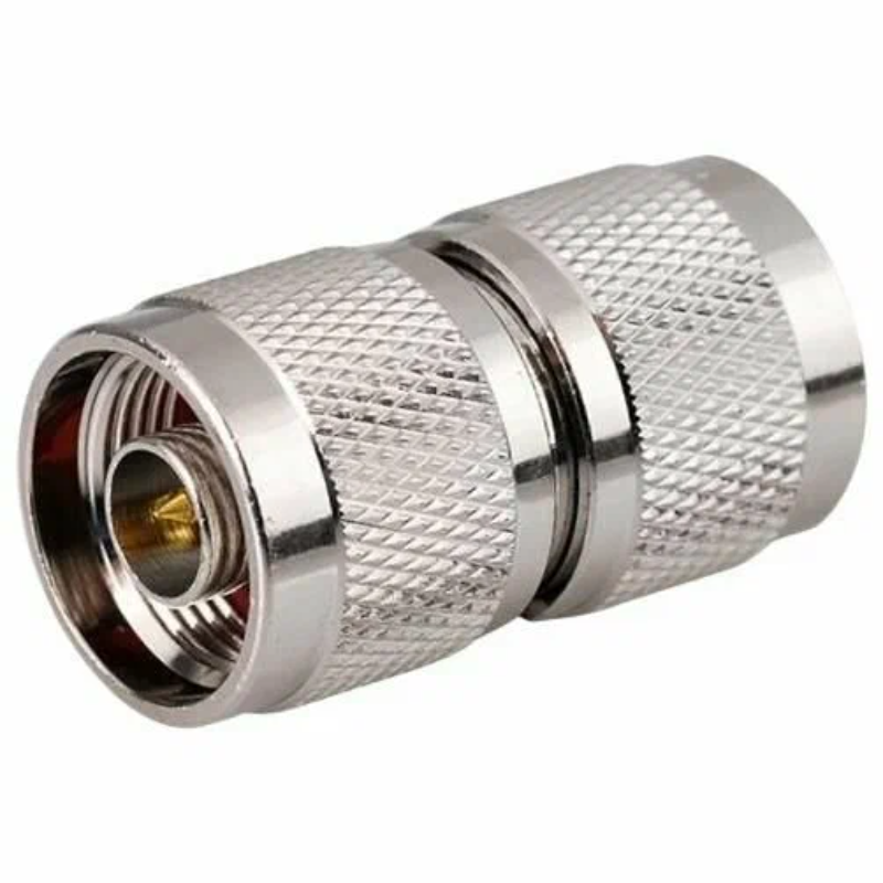 Переходник N-311 N(male) – N(male) на белом фоне