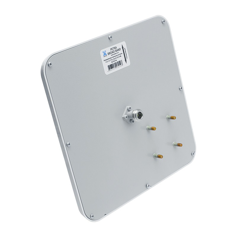 Антенна PETRA BB MIMO F 12–15 dB (75 Ом) 1800–2600 МГц на белом фоне
