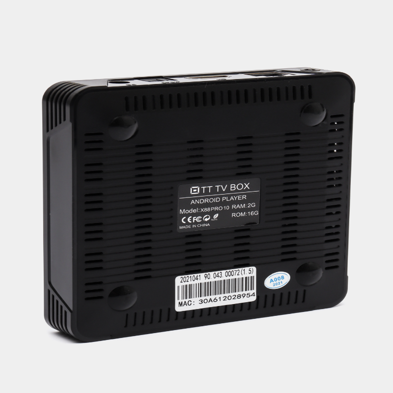 Смарт-приставка TV-Box X88 Pro 2/16 ГБ на белом фоне