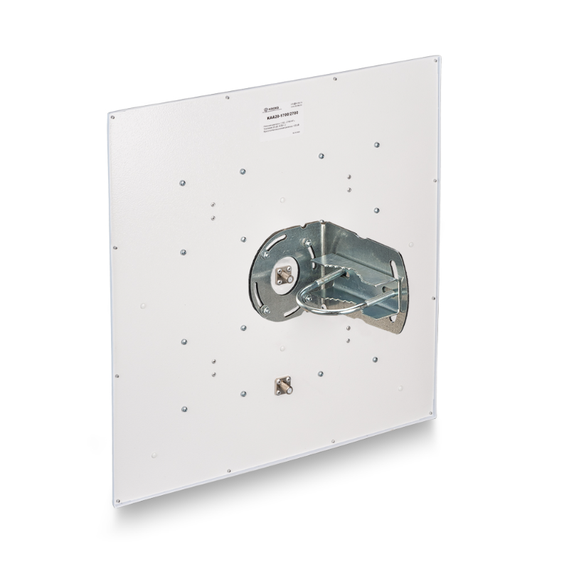 Антенна MIMO 2x2 20 dBi (1800–2600 МГц) на белом фоне