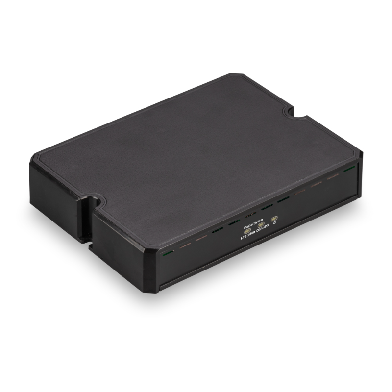 Трехдиапазонный репитер KROKS RK1800/2100/2600-55 на белом фоне