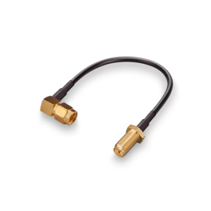 Пигтейл SMA(female) – SMA(male) 250 мм на белом фоне