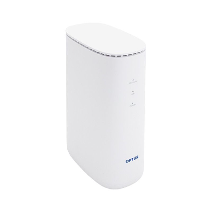 Роутер ZTE MF289D LTE cat.12 на белом фоне